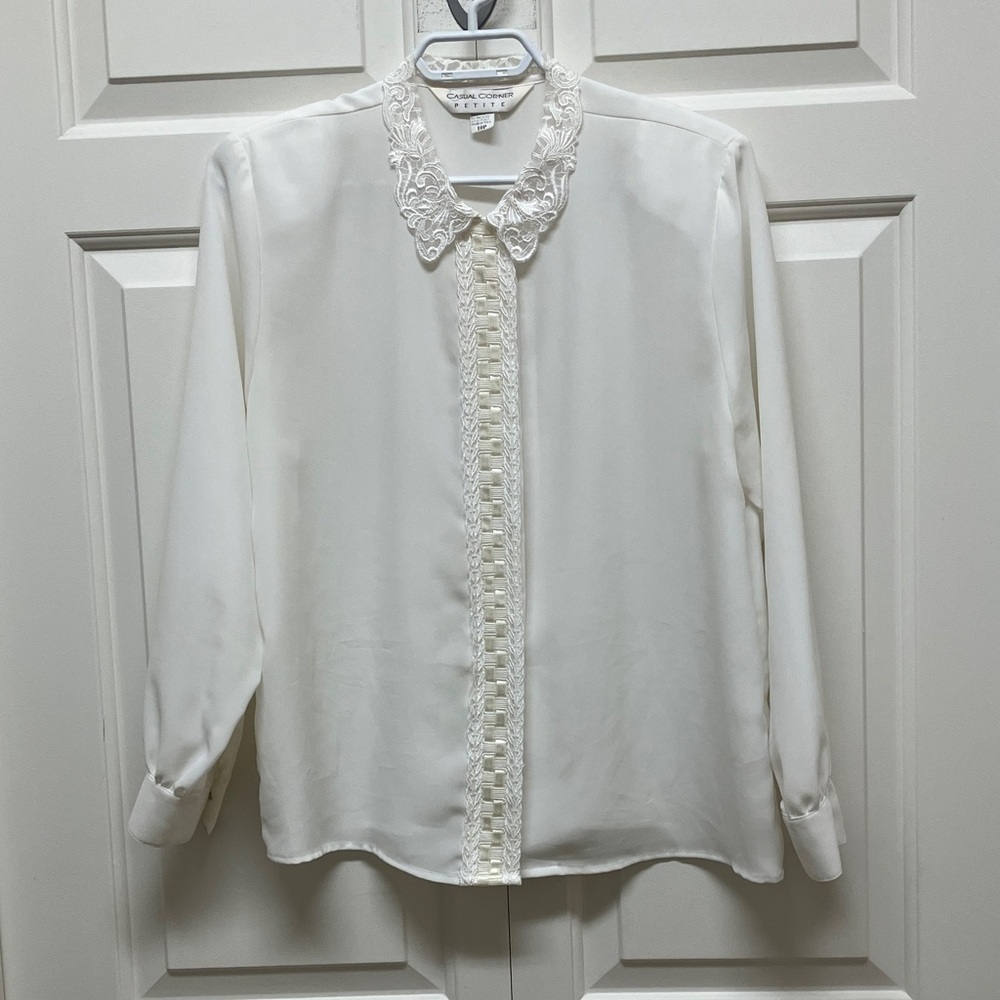 Vintage Casual Corner blouse with lace Peter Pan collar, neutral, petite size 10 - Picture 3 of 11